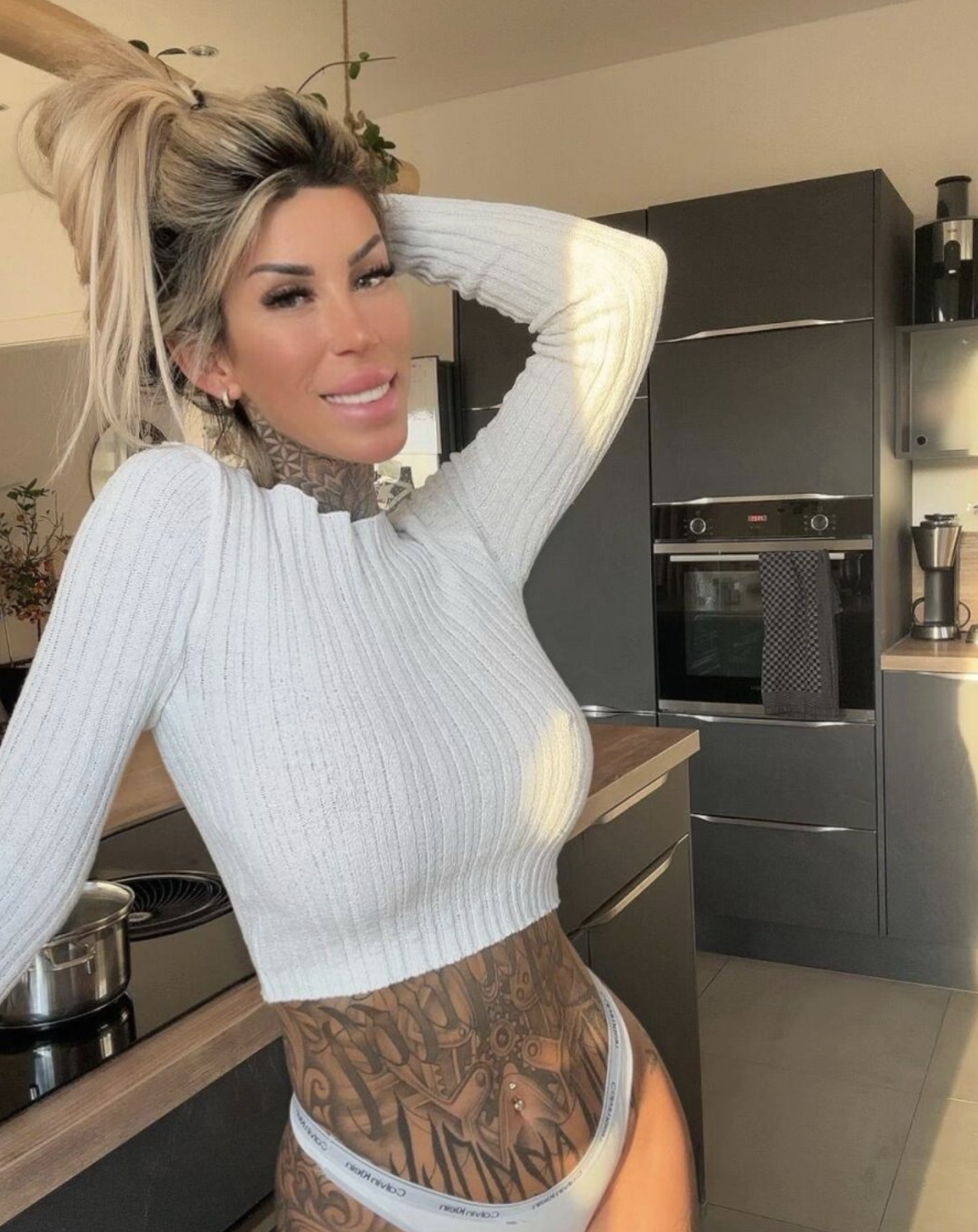 Mehr über den Artikel erfahren Jacky Inked: Von der Kosmetikerin zur Erotik-Queen!